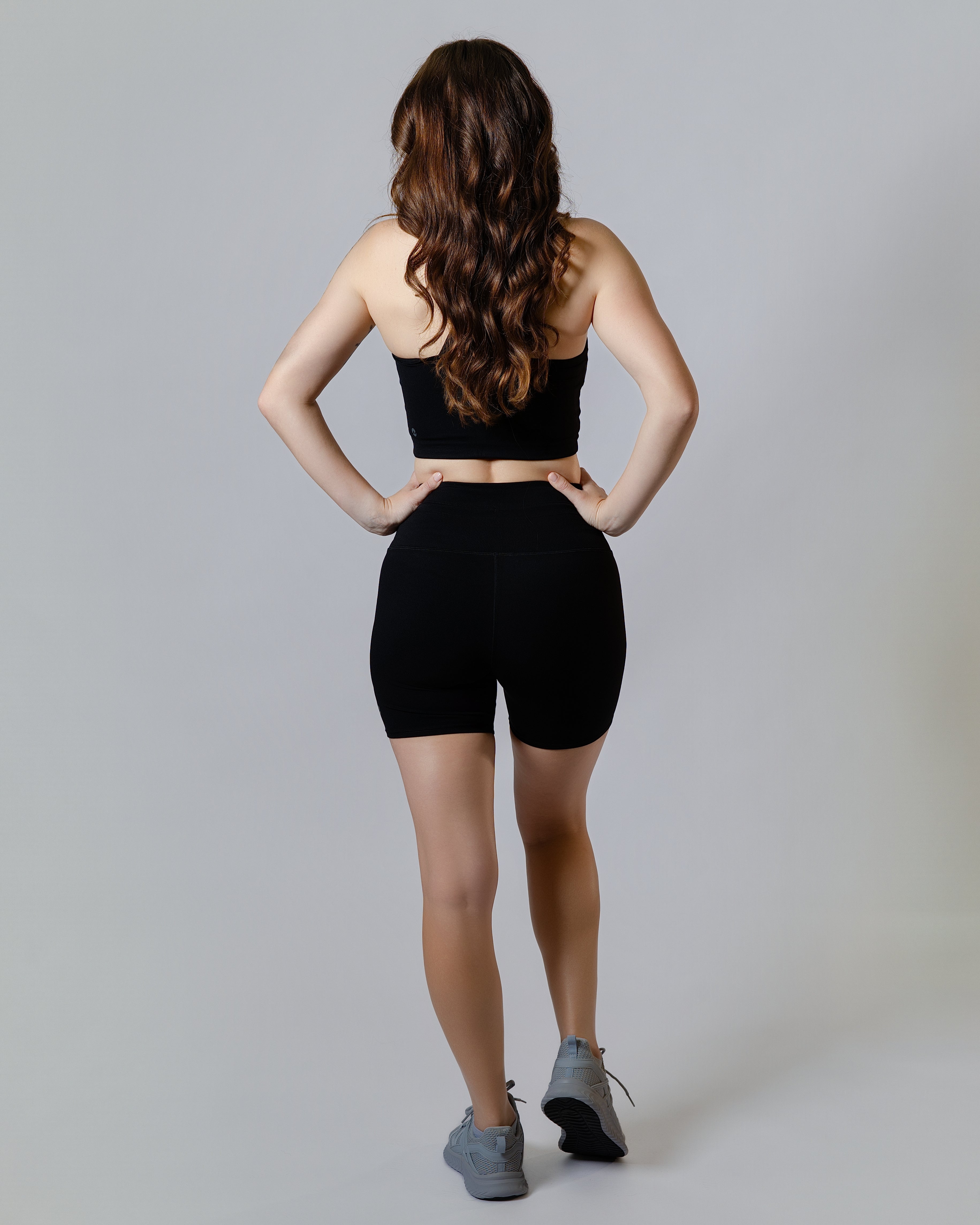 Momentum Piped Short in Black